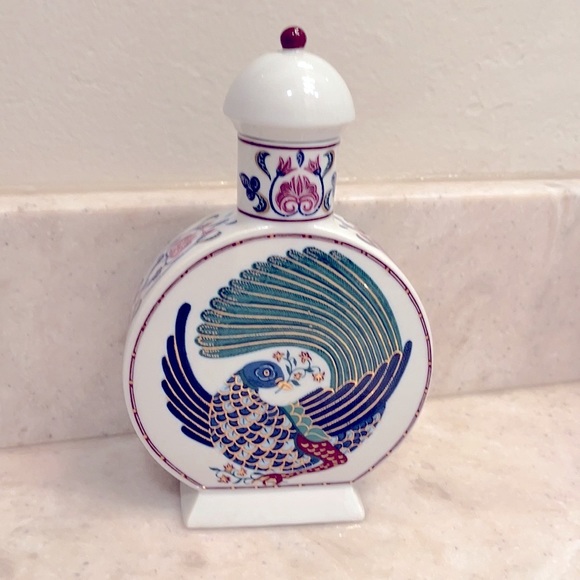 BYZANTINE COLLECTIBLE Perfume Porcelain Decanter w/Peacock Design. Vintage - Picture 2 of 3